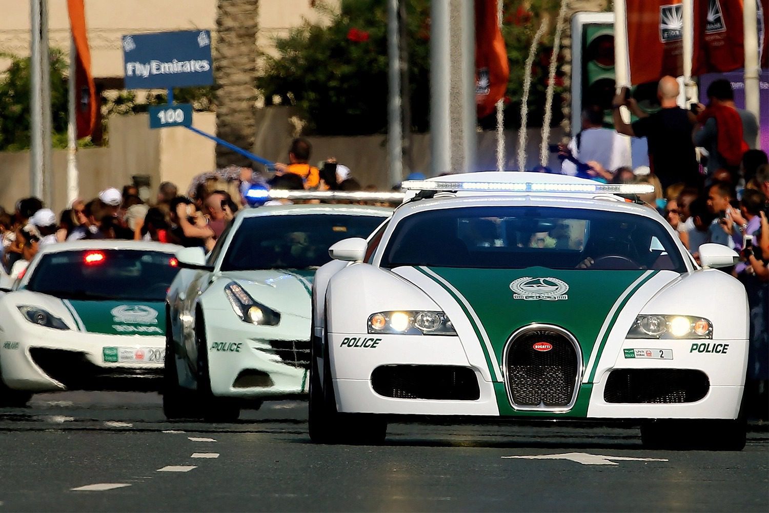 uae – bugatti veyron police car