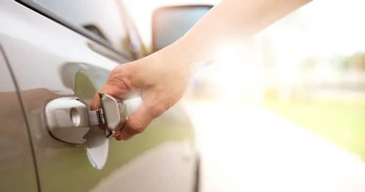 easy way to cool down a hot car