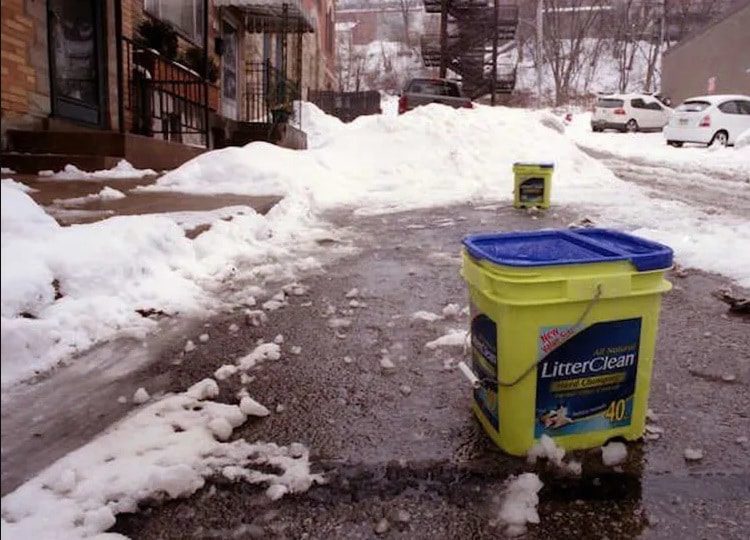 keep some kitty litter in your trunk