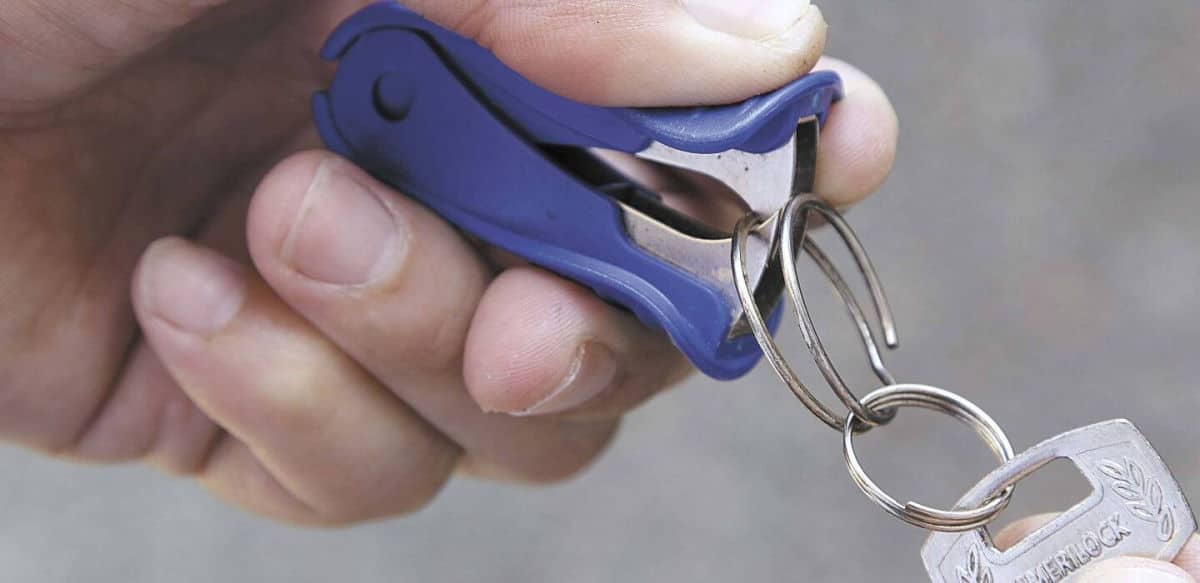opening your keyring with a staple remover