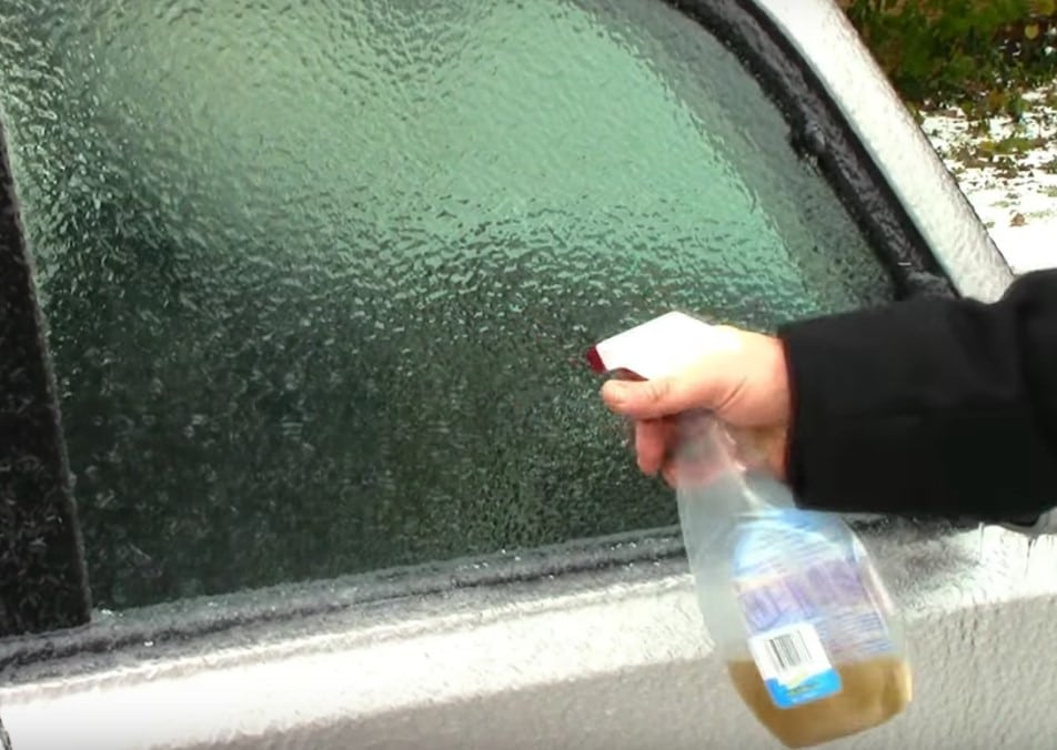 vinegar de-icer spray