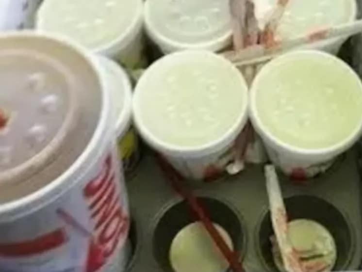 use muffin pans as a cupholder