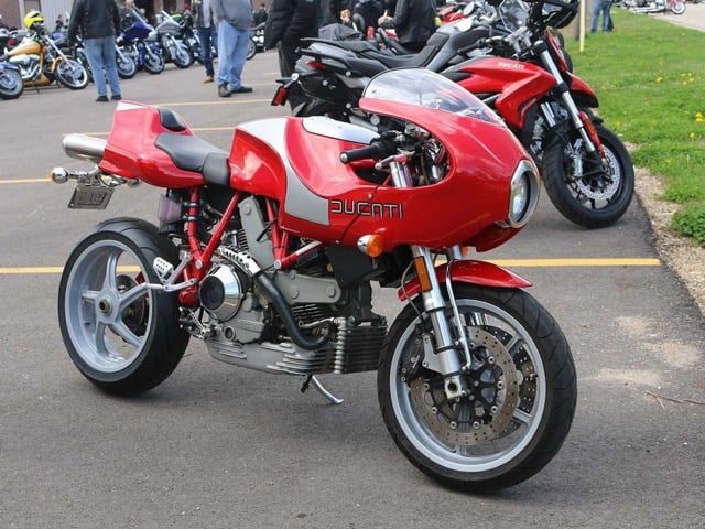 café racer bikes