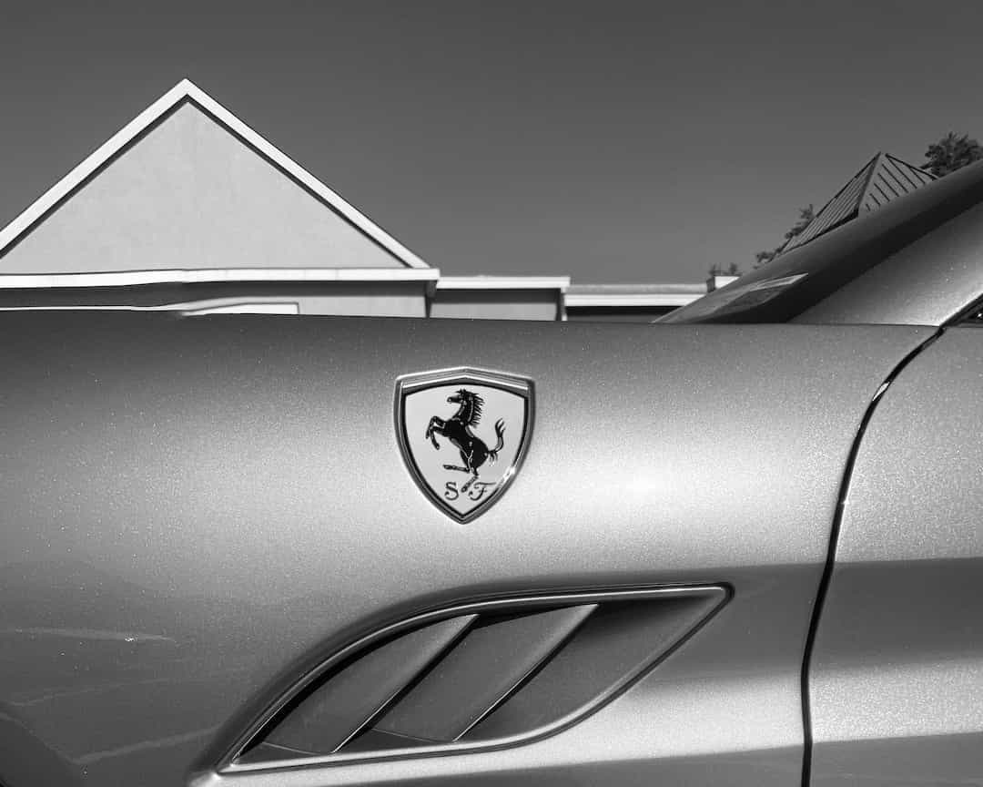 ferrari logo
