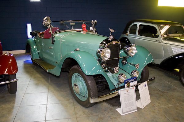 1933 derby v8