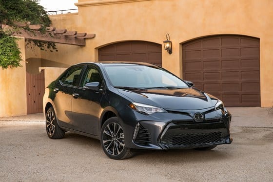 2017-toyota-corolla-xse-front-three-quarter-03