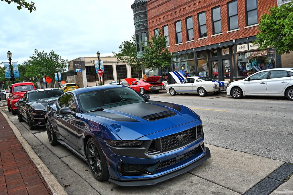 ford mustang dark horse (launch-limited trims)
